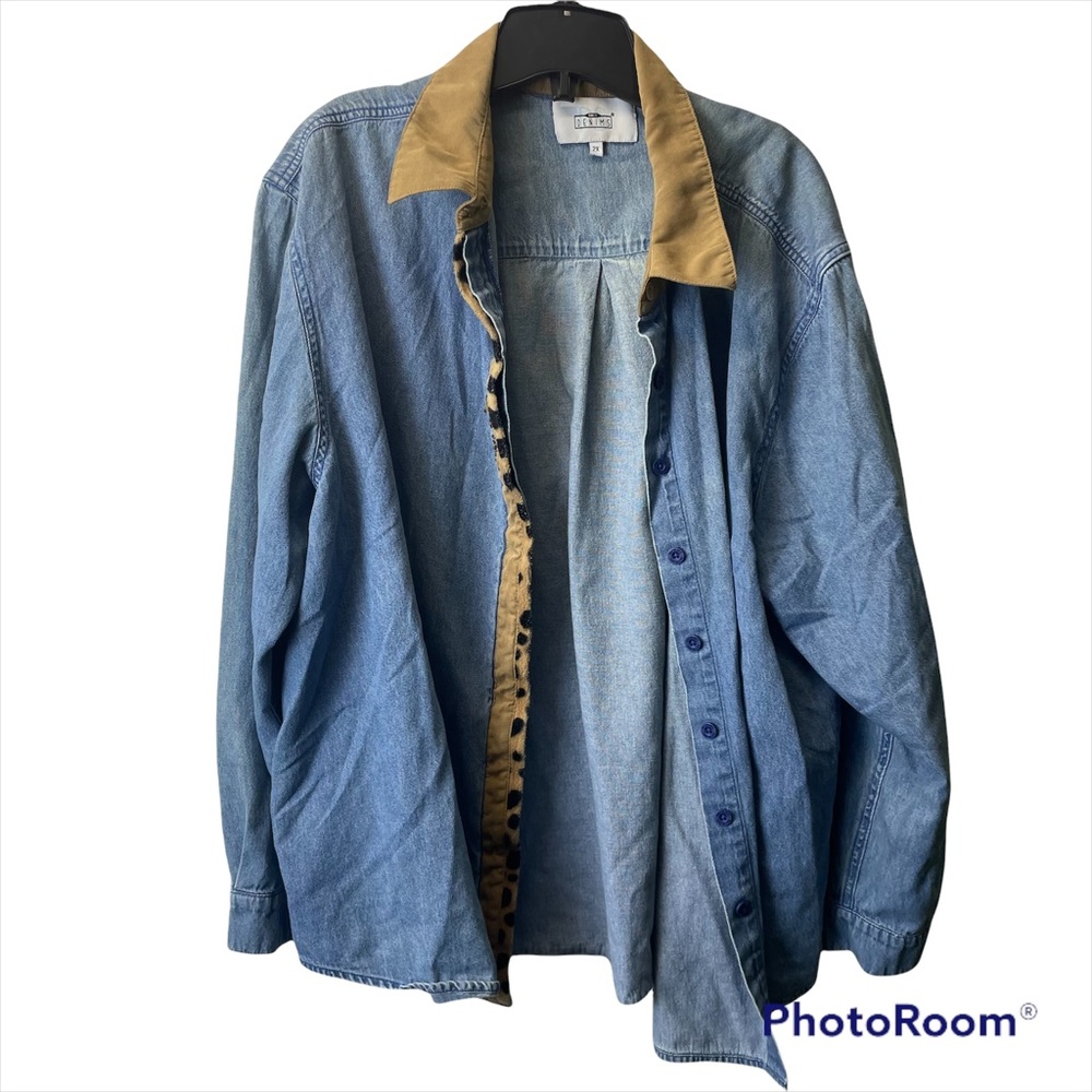 Vintage only denims button up women’s 2X animal print detail casual